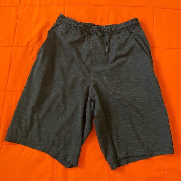 Lululemon Shorts Mens Small Black Stretch Perform Athleisure Yoga - Picture 1 of 5